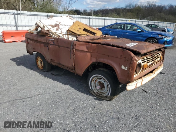 1974 Ford Bronco z VIN U15GLT71142, wystawiony jako Copart lot #52448935 z przebiegiem 49 037 mil mil oraz Czysty tytuł • Clean title. Historia ofert i sprzedaży dostępna na DreamBid. Obrazek 4.