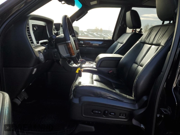 2009 Lincoln Navigator with VIN 5LMFU28519LJ00381, listed as a Copart auction lot 76010714 with 257,670 mi miles and Salvage title. Bid and sale history available at DreamBid. Image 7.