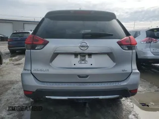 2017 Nissan Rogue SV z VIN JN8AT2MT7HW149353, wystawiony jako Copart lot #46567735 z przebiegiem 106 352 mil mil oraz Szkoda całkowita • Salvage title. Historia ofert i sprzedaży dostępna na DreamBid. Obrazek 6.