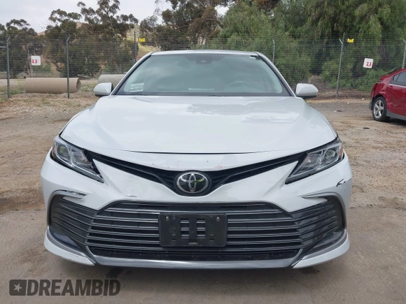 2024 Toyota Camry LE z VIN 4T1C11AK9RU228788, wystawiony jako IAAI lot #42108189 z przebiegiem 26 359 mil mil oraz . Historia ofert i sprzedaży dostępna na DreamBid. Obrazek 12.