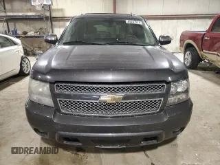 2010 Chevrolet Suburban LTZ with VIN 1GNUKKE3XAR244933, listed as a Copart auction lot 85247514 with 200,732 mi miles and Salvage Title. Bid and sale history available at carsss.com. Image 5.