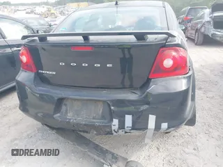2014 Dodge Avenger SE z VIN 1C3CDZAG9EN104275, wystawiony jako IAAI lot #42311309 z przebiegiem 245 938 mil mil oraz . Historia ofert i sprzedaży dostępna na DreamBid. Obrazek 6.