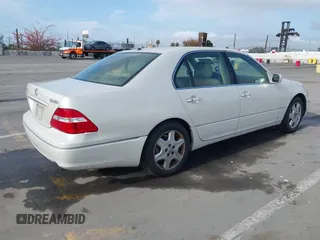 2004 Lexus LS 430 with VIN JTHBN36F140165275, listed as a IAAI auction lot 42182212 with 246,908 mi miles and . Bid and sale history available at DreamBid. Image 4.