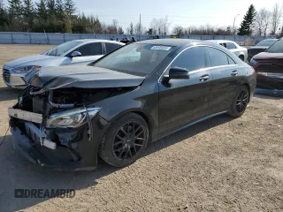 2018 Mercedes-Benz CLA 250 z VIN WDDSJ4GB9JN521829, wystawiony jako Copart lot #53690525 z przebiegiem 78 221 mil mil oraz Szkody całkowita. Historia ofert i sprzedaży dostępna na DreamBid. Obrazek 1.