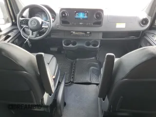 2024 Mercedes-Benz Sprinter Passenger with VIN W1Z4NGHY2RT189162, listed as a Copart auction lot 48264095 with 4,126 mi miles and Salvage Title. Bid and sale history available at carsss.com. Image 8.