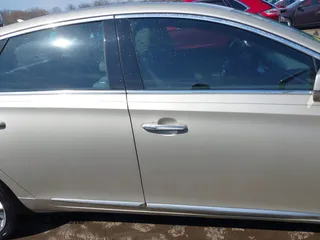 2013 Cadillac XTS Platinum z VIN 2G61U5S37D9209926, wystawiony jako IAAI lot #41754716 z przebiegiem 126 239 mil mil oraz . Historia ofert i sprzedaży dostępna na DreamBid. Obrazek 13.