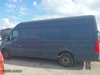 2019 Mercedes-Benz Sprinter Cargo Van with VIN WD4PF1CD6KP121116, listed as a IAAI auction lot 40745605 with 131,286 mi miles. Bid and sale history available at carsss.com. Image 14.