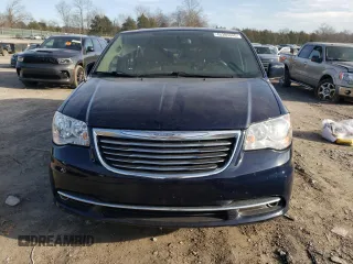 2016 Chrysler Town & Country Touring with VIN 2C4RC1BG7GR207032, listed as a Copart auction lot 45385345 with 92,189 mi miles and Salvage Title. Bid and sale history available at carsss.com. Image 5.
