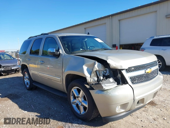 2014 Chevrolet Tahoe LTZ z VIN 1GNSCCE05ER223171, wystawiony jako IAAI lot #41329685 z przebiegiem 150 328 mil mil oraz . Historia ofert i sprzedaży dostępna na DreamBid. Obrazek 6.