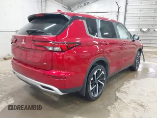 2023 Mitsubishi Outlander SE z VIN JA4J4UA86PZ048784, wystawiony jako IAAI lot #42133838 z przebiegiem 10 680 mil mil oraz . Historia ofert i sprzedaży dostępna na DreamBid. Obrazek 4.