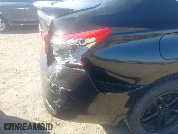 2017 Nissan Sentra SR z VIN 3N1AB7AP4HY219180, wystawiony jako IAAI lot #40869926 z przebiegiem 126 952 mil mil oraz . Historia ofert i sprzedaży dostępna na DreamBid. Obrazek 17.