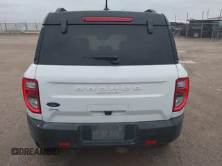 2024 Ford Bronco Sport Outer Banks z VIN 3FMCR9C66RRE99306, wystawiony jako IAAI lot #42293007 z przebiegiem 6 492 mil mil oraz . Historia ofert i sprzedaży dostępna na DreamBid. Obrazek 16.