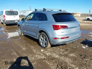 2021 Audi Q5 Prestige with VIN WA1CAAFY6M2048054, listed as a IAAI auction lot 41343544 with 88,681 mi miles. Bid and sale history available at carsss.com. Image 3.