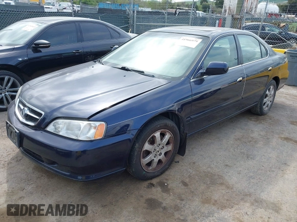2000 Acura TL with VIN 19UUA5673YA043335, listed as a IAAI auction lot 41966979 with 104,352 mi miles. Bid and sale history available at carsss.com. Image 2.
