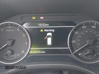 2022 Mitsubishi Outlander SE z VIN JA4J3UA87NZ059213, wystawiony jako IAAI lot #41723525 z przebiegiem 41 610 mil mil oraz . Historia ofert i sprzedaży dostępna na DreamBid. Obrazek 16.
