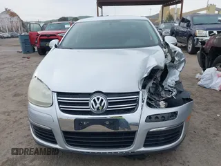 2010 Volkswagen Jetta Sedan S with VIN 3VWJZ7AJ1AM003298, listed as a IAAI auction lot 41583771 with 127,234 mi miles. Bid and sale history available at carsss.com. Image 12.