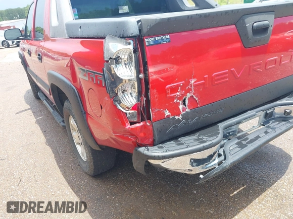 2003 Chevrolet Avalanche with VIN 3GNEC13T03G333427, listed as a IAAI auction lot 42515600 with 178,491 mi miles and . Bid and sale history available at DreamBid. Image 6.