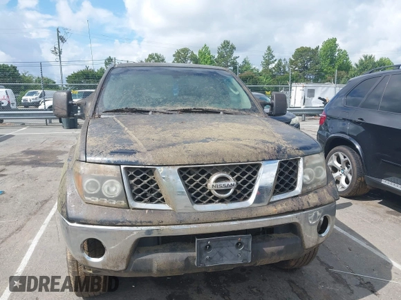2006 Nissan Frontier SE z VIN 1N6AD07W86C457386, wystawiony jako IAAI lot #42263208 z przebiegiem 169 768 mil mil oraz . Historia ofert i sprzedaży dostępna na DreamBid. Obrazek 6.