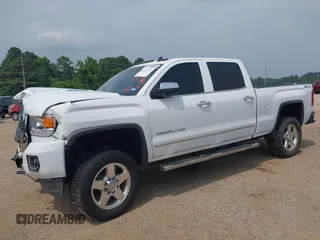 2015 GMC Sierra 2500HD Denali z VIN 1GT120E89FF190917, wystawiony jako IAAI lot #42271537 z przebiegiem 149 307 mil mil oraz . Historia ofert i sprzedaży dostępna na DreamBid. Obrazek 18.