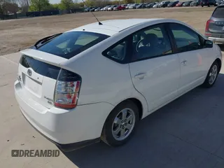 2004 Toyota Prius with VIN JTDKB20U140091593, listed as a IAAI auction lot 41822308 with 132,360 mi miles. Bid and sale history available at carsss.com. Image 4.
