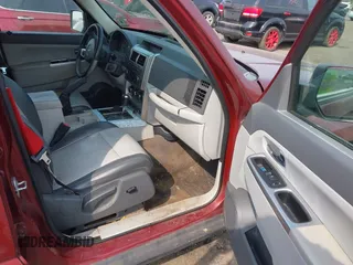 2008 Jeep Liberty Limited z VIN 1J8GN58KX8W270437, wystawiony jako IAAI lot #42473596 z przebiegiem 194 936 mil mil oraz . Historia ofert i sprzedaży dostępna na DreamBid. Obrazek 5.