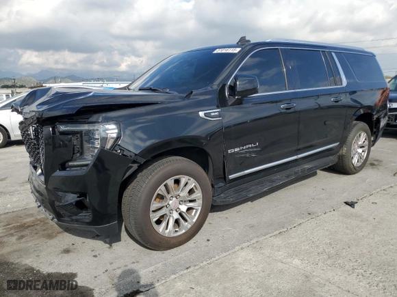 2021 GMC Yukon XL Denali with VIN 1GKS2JKL7MR217440, listed as a Copart auction lot 51016115 with 116,684 mi miles and Salvage Title. Bid and sale history available at carsss.com. Image 1.