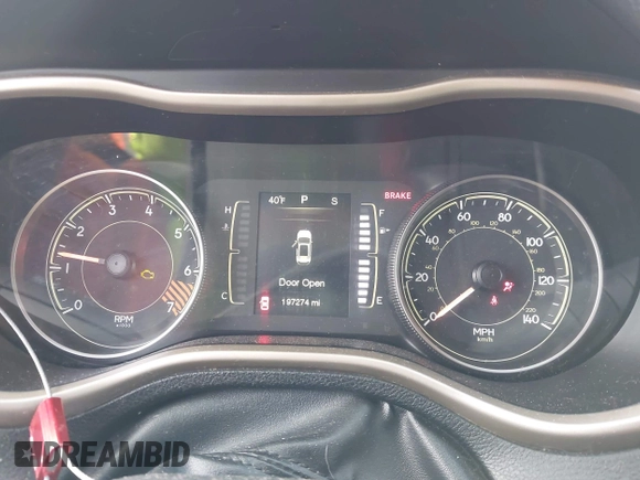2014 Jeep Cherokee Altitude with VIN 1C4PJMCB2EW172275, listed as a IAAI auction lot 41923246 with 197,274 mi miles and . Bid and sale history available at DreamBid. Image 7.