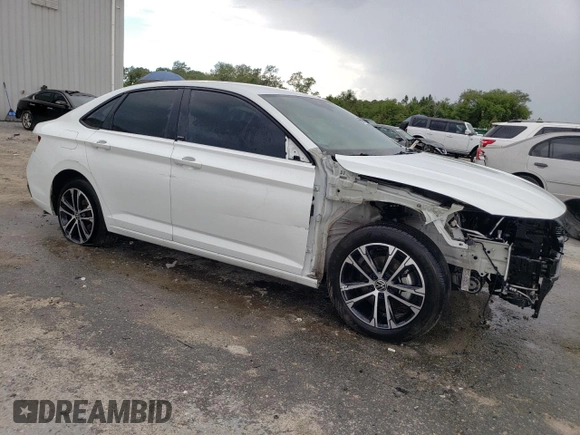2024 Volkswagen Jetta Sport z VIN 3VWBM7BU5RM064239, wystawiony jako Copart lot #56645935 z przebiegiem 25 067 mil mil oraz Nie do naprawy • Non repairable. Historia ofert i sprzedaży dostępna na DreamBid. Obrazek 4.
