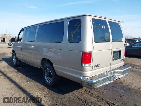 2001 Ford Econoline Passenger XL with VIN 1FBSS31LX1HA40140, listed as a IAAI auction lot 41757059 with 406,140 mi miles and . Bid and sale history available at DreamBid. Image 3.