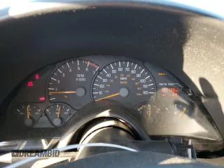 2000 Pontiac Firebird Firebird z VIN 2G2FS22K3Y2159513, wystawiony jako Copart lot #85164814 z przebiegiem 187 188 mil mil oraz Szkoda całkowita • Salvage title. Historia ofert i sprzedaży dostępna na DreamBid. Obrazek 9.