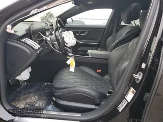 2024 Mercedes-Benz S 580e z VIN W1K6G6KB8RA276723, wystawiony jako Copart lot #86492054 z przebiegiem 5319 mil mil oraz Szkody całkowita. Historia ofert i sprzedaży dostępna na DreamBid. Obrazek 7.