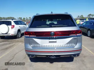 2024 Volkswagen Atlas SEL Premium R-Line с VIN 1V2FR2CA4RC591508, выставлен на аукционе IAAI как лот 41660452 с пробегом 1 783 миль миль и . История ставок и продаж доступна на DreamBid. Изображение 17.