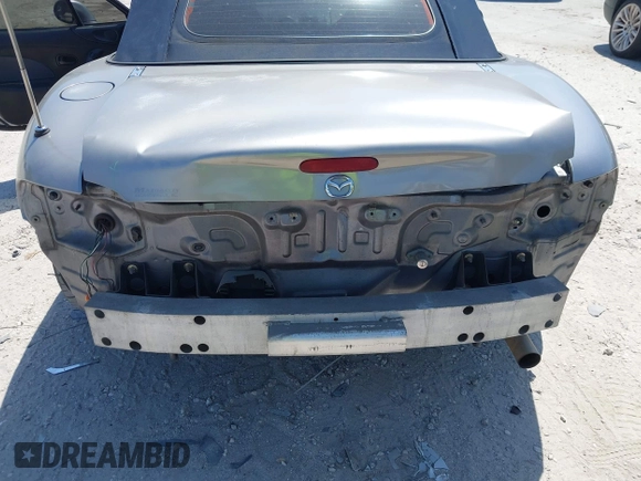 2003 Mazda MX-5 Miata Cloth with VIN JM1NB353930311340, listed as a IAAI auction lot 42145967 with 194,740 mi miles and . Bid and sale history available at DreamBid. Image 6.