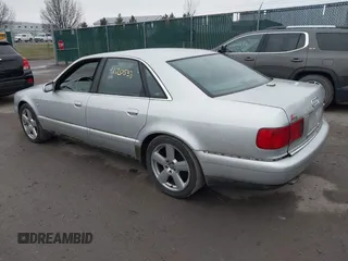 2001 Audi S8 z VIN WAUGU54D81N012542, wystawiony jako IAAI lot #41120533 z przebiegiem 216 617 mil mil oraz . Historia ofert i sprzedaży dostępna na DreamBid. Obrazek 3.
