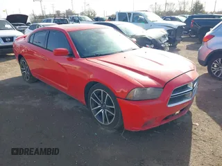 2014 Dodge Charger RT z VIN 2C3CDXCT7EH165678, wystawiony jako IAAI lot #41700299 z przebiegiem 122 878 mil mil oraz . Historia ofert i sprzedaży dostępna na DreamBid. Obrazek 1.