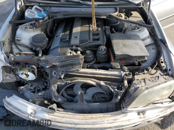 2002 BMW 3 Series 325i with VIN WBAEV33472KL73547, listed as a Copart auction lot 57667895 with 350,318 mi miles and Salvage title. Bid and sale history available at DreamBid. Image 11.