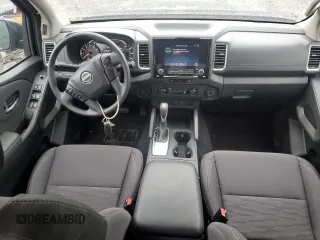 2024 Nissan Frontier SV z VIN 1N6ED1EJ0RN667374, wystawiony jako Copart lot #58184865 z przebiegiem 9 546 mil mil oraz Czysty tytuł • Clean title. Historia ofert i sprzedaży dostępna na DreamBid. Obrazek 8.