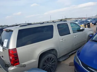 2008 Chevrolet Suburban 3LT z VIN 3GNFC16078G113201, wystawiony jako IAAI lot #41600115 z przebiegiem 190 383 mil mil oraz . Historia ofert i sprzedaży dostępna na DreamBid. Obrazek 4.
