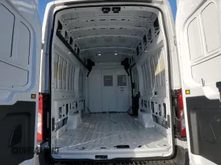 2023 Ford Transit Cargo z VIN 1FTBR3X80PKB02196, wystawiony jako Copart lot #85529414 z przebiegiem 89 528 mil mil oraz Szkoda całkowita • Salvage title. Historia ofert i sprzedaży dostępna na DreamBid. Obrazek 10.