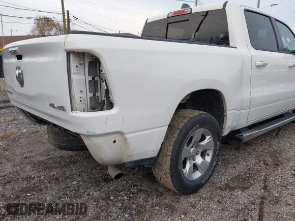 2020 Ram 1500 Big Horn z VIN 1C6RRFFG5LN284440, wystawiony jako IAAI lot #40975635 z przebiegiem 105 400 mil mil oraz . Historia ofert i sprzedaży dostępna na DreamBid. Obrazek 20.