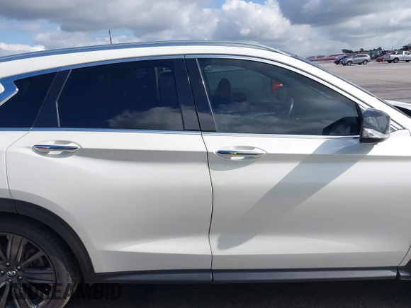 2020 Infiniti QX50 Luxe with VIN 3PCAJ5M14LF116289, listed as a IAAI auction lot 42519638 with 54,022 mi miles and . Bid and sale history available at DreamBid. Image 13.