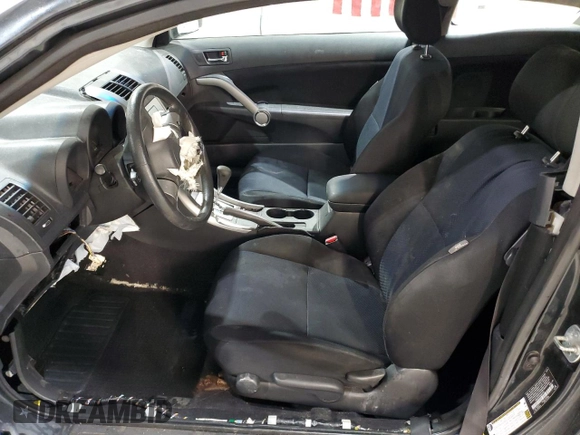 2010 Scion tC z VIN JTKDE3B73A0307137, wystawiony jako Copart lot #57827935 z przebiegiem Nie podano mil oraz Nie do naprawy • Non repairable. Historia ofert i sprzedaży dostępna na DreamBid. Obrazek 7.