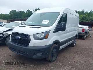2023 Ford Transit Cargo с VIN 1FTBR1C84PKA95943, выставлен на аукционе IAAI как лот 42608287 с пробегом 32 639 миль миль и . История ставок и продаж доступна на DreamBid. Изображение 2.