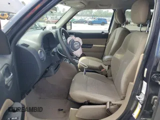 2014 Jeep Patriot Sport z VIN 1C4NJPBB8ED850548, wystawiony jako Copart lot #55945905 z przebiegiem 120 321 mil mil oraz Szkoda całkowita • Salvage title. Historia ofert i sprzedaży dostępna na DreamBid. Obrazek 7.