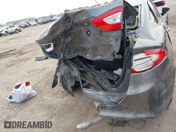 2014 Ford Fusion S с VIN 3FA6P0G72ER328882, выставлен на аукционе IAAI как лот 41689735 с пробегом 180 672 миль миль и . История ставок и продаж доступна на DreamBid. Изображение 16.