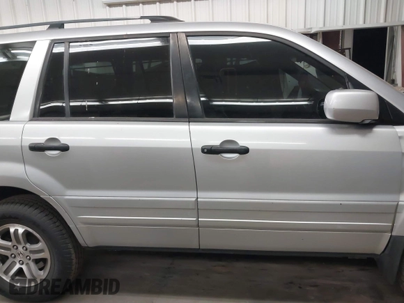 2005 Honda Pilot EX-L with VIN 5FNYF18575B064830, listed as a IAAI auction lot 41825259 with 250,467 mi miles. Bid and sale history available at carsss.com. Image 14.