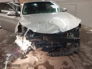 2013 Toyota Avalon Hybrid XLE Premium with VIN 4T1BD1EB5DU005850, listed as a IAAI auction lot 41559515 with 152,206 mi miles. Bid and sale history available at carsss.com. Image 6.