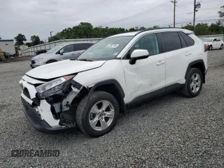 2020 Toyota RAV4 XLE with VIN 2T3P1RFV0LW105141, listed as a Copart auction lot 62382195 with 61,288 mi miles and Salvage title. Bid and sale history available at DreamBid. Image 1.