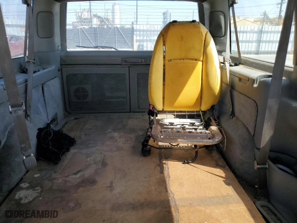 2001 Chevrolet Astro Passenger with VIN 1GNDM19W81B143262, listed as a Copart auction lot 59578334 with 219,136 mi miles and Salvage Title. Bid and sale history available at carsss.com. Image 10.