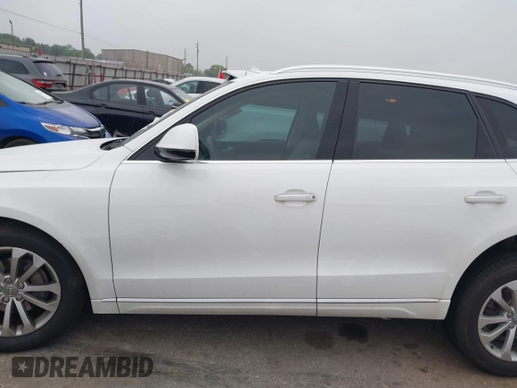 2015 Audi Q5 Premium Plus with VIN WA1LFAFP4FA085377, listed as a IAAI auction lot 41925060 with 99,940 mi miles and . Bid and sale history available at DreamBid. Image 14.